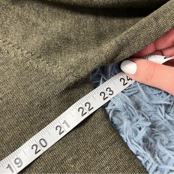 Vintage J. Crew Men’s Green V-Neck Wool Sweater Knit Pullover Size XL - Picture 3 of 4